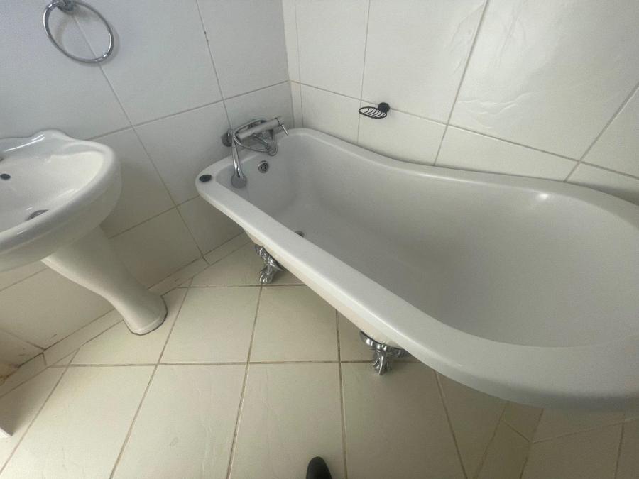 1 Bedroom Property for Sale in Terenure Gauteng