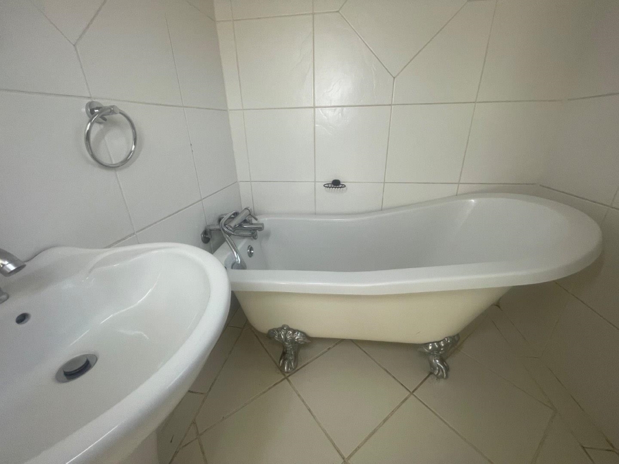 1 Bedroom Property for Sale in Terenure Gauteng