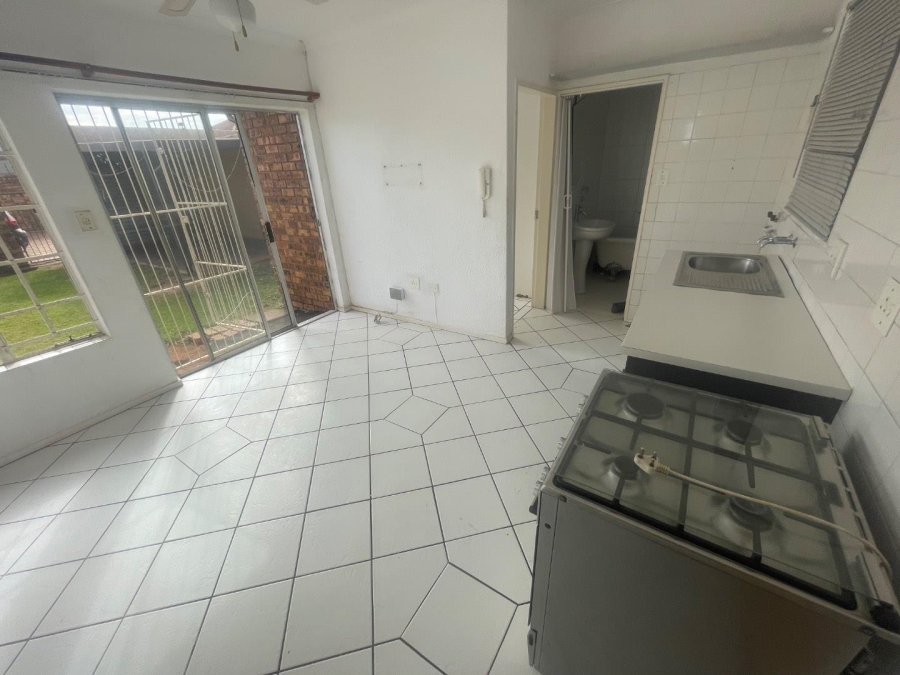 1 Bedroom Property for Sale in Terenure Gauteng