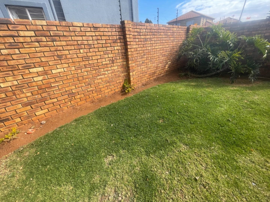1 Bedroom Property for Sale in Terenure Gauteng