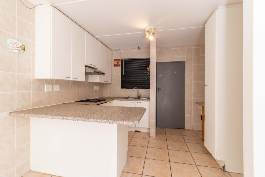 2 Bedroom Property for Sale in Noordheuwel Gauteng