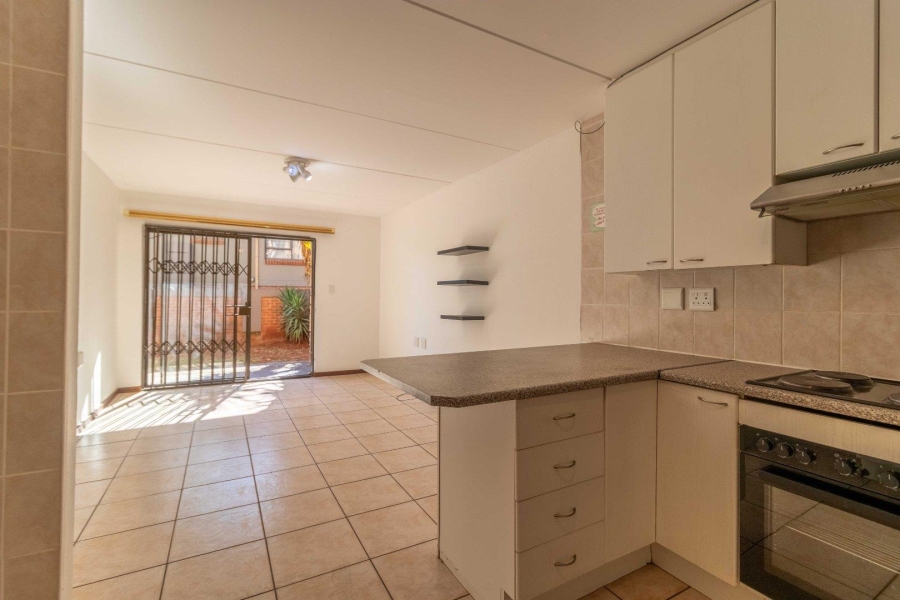 2 Bedroom Property for Sale in Noordheuwel Gauteng