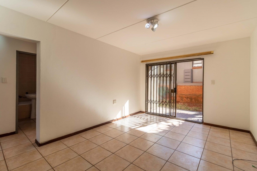 2 Bedroom Property for Sale in Noordheuwel Gauteng