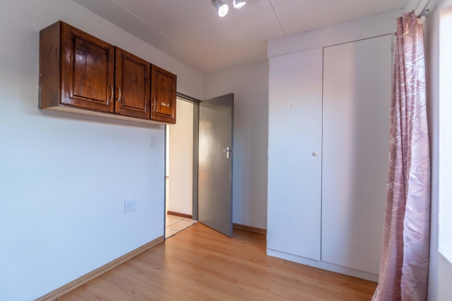 2 Bedroom Property for Sale in Noordheuwel Gauteng