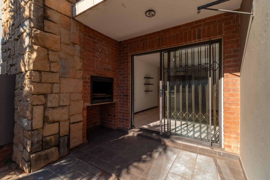 2 Bedroom Property for Sale in Noordheuwel Gauteng