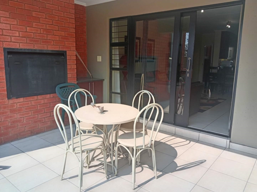 To Let 2 Bedroom Property for Rent in Bedfordview Gauteng