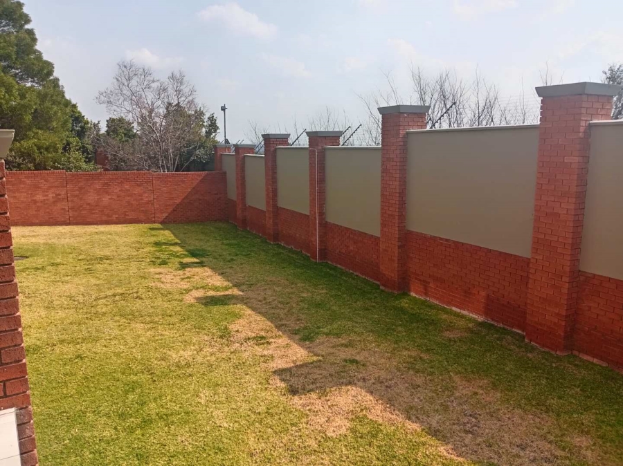 To Let 2 Bedroom Property for Rent in Bedfordview Gauteng