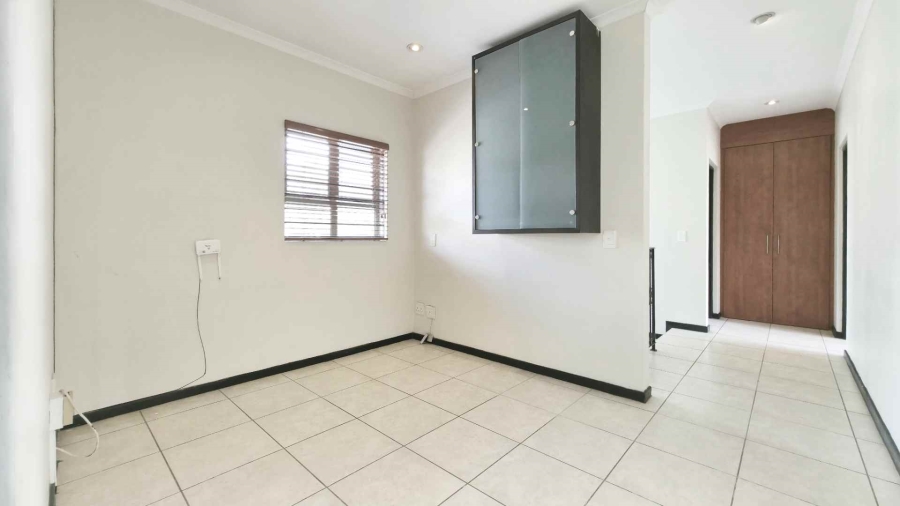 3 Bedroom Property for Sale in Strathavon Gauteng