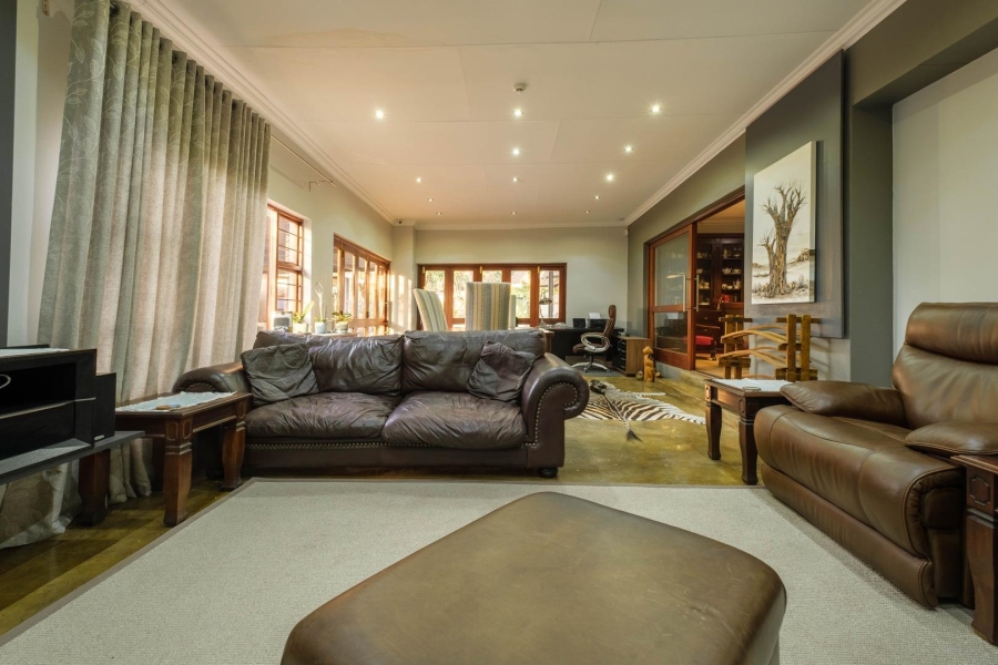 4 Bedroom Property for Sale in Constantia Park Gauteng