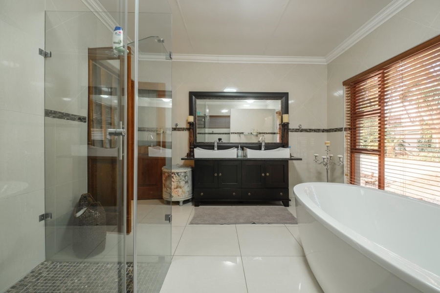 4 Bedroom Property for Sale in Constantia Park Gauteng