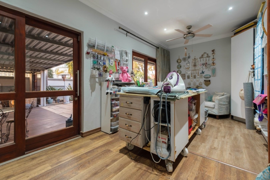 4 Bedroom Property for Sale in Constantia Park Gauteng