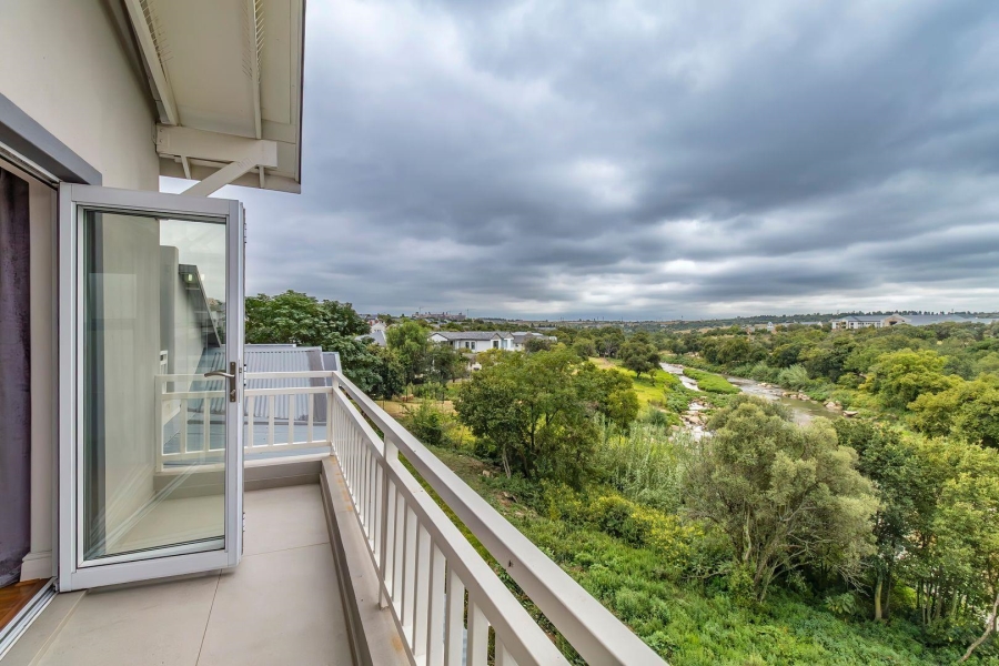 4 Bedroom Property for Sale in Helderfontein Estate Gauteng