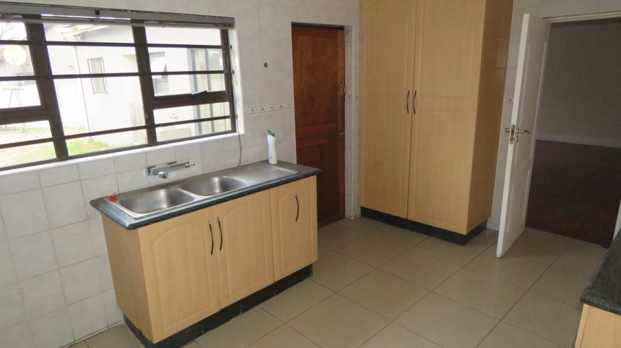 To Let 3 Bedroom Property for Rent in Brackenhurst Gauteng