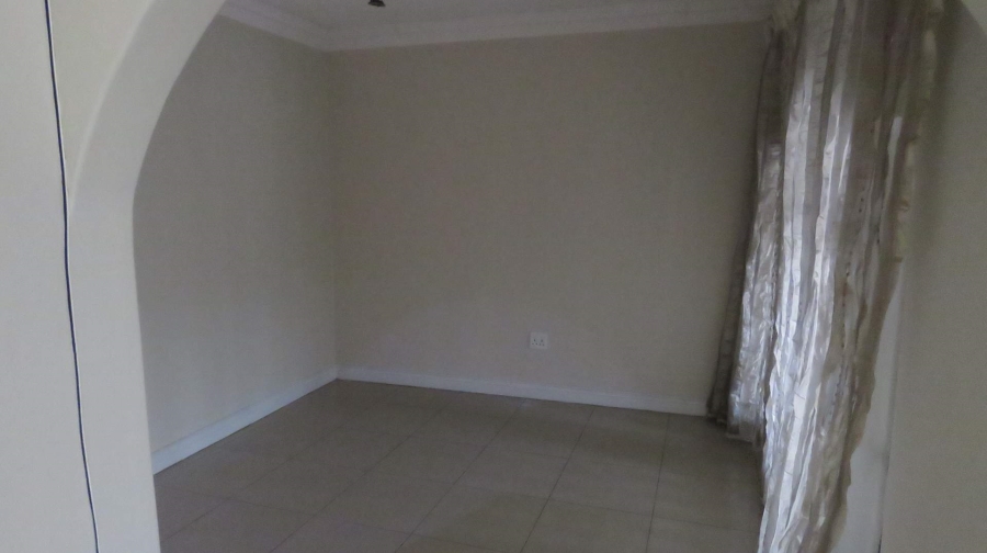 To Let 3 Bedroom Property for Rent in Brackenhurst Gauteng