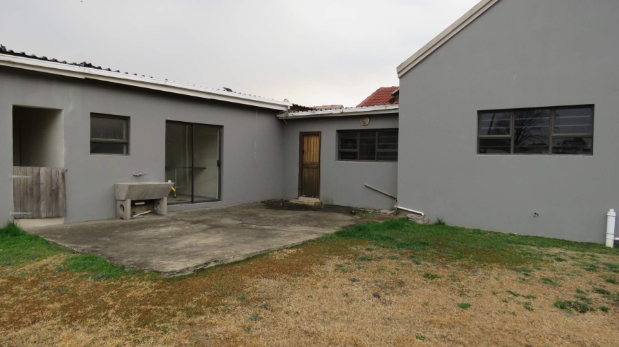 To Let 3 Bedroom Property for Rent in Brackenhurst Gauteng