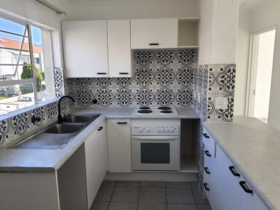 1 Bedroom Property for Sale in Constantia Kloof Gauteng