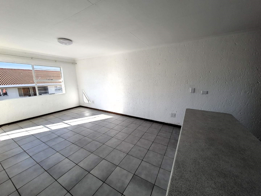 1 Bedroom Property for Sale in Constantia Kloof Gauteng