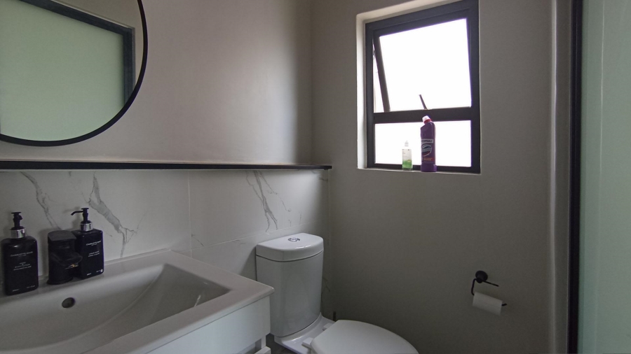 1 Bedroom Property for Sale in Buccleuch Gauteng
