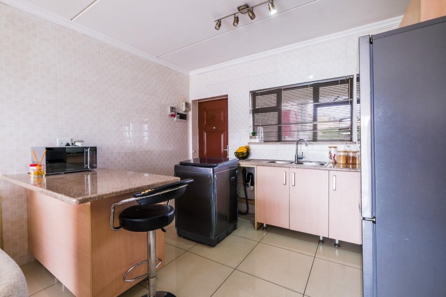 1 Bedroom Property for Sale in Noordwyk Gauteng