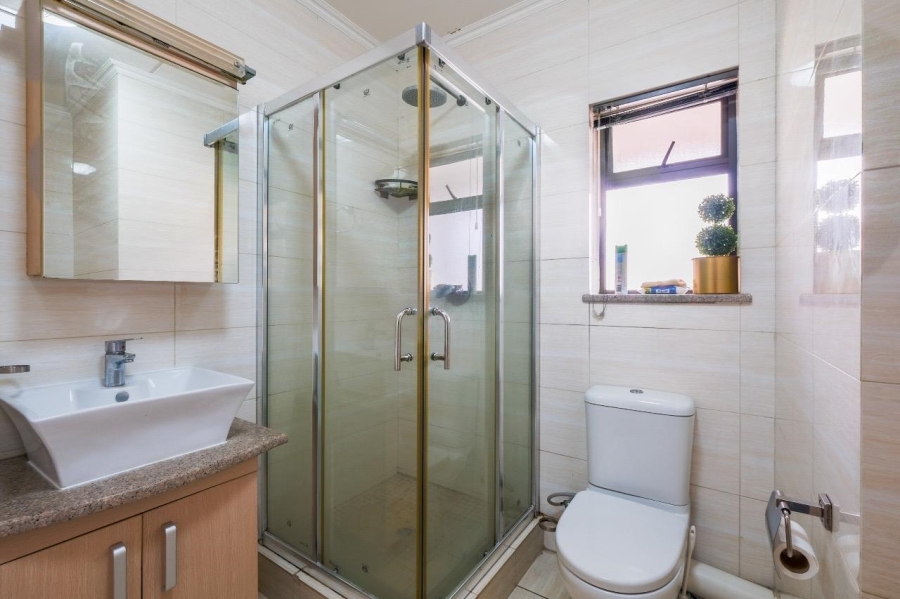 1 Bedroom Property for Sale in Noordwyk Gauteng