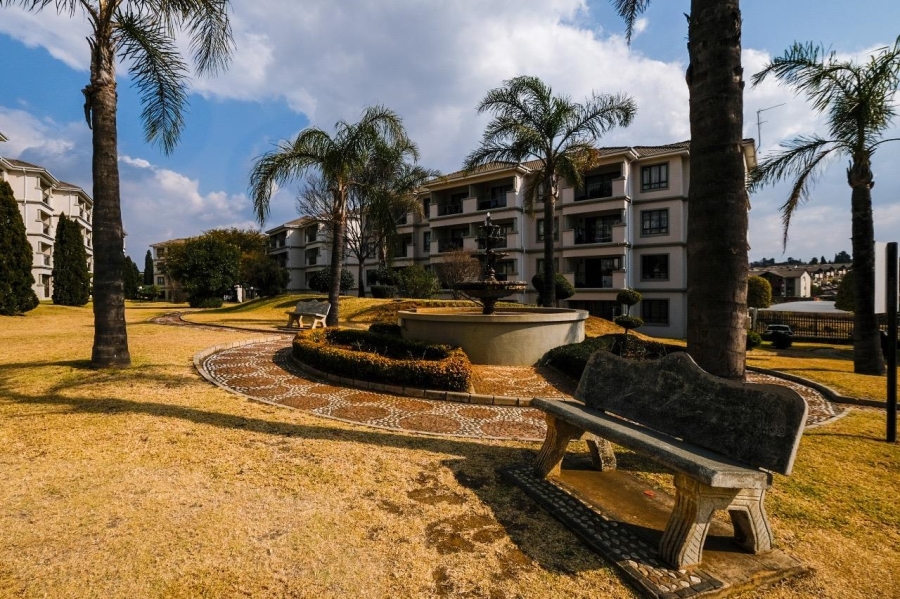1 Bedroom Property for Sale in Noordwyk Gauteng