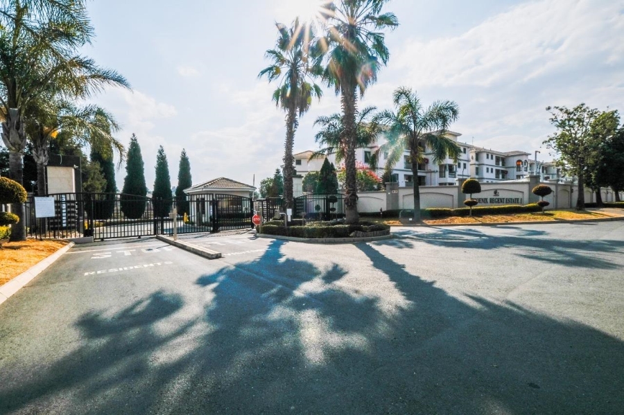 1 Bedroom Property for Sale in Noordwyk Gauteng