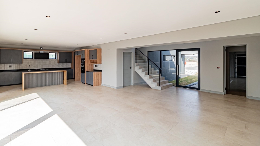 5 Bedroom Property for Sale in Helderfontein Estate Gauteng