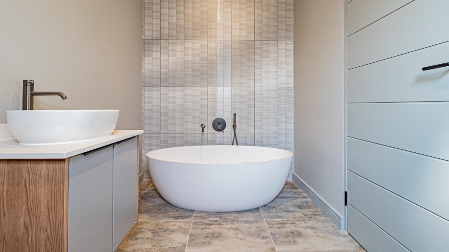 5 Bedroom Property for Sale in Helderfontein Estate Gauteng