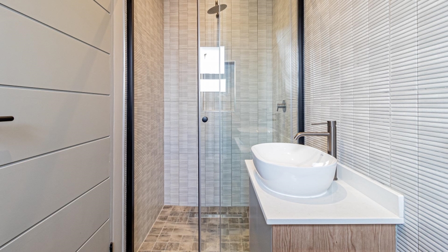 5 Bedroom Property for Sale in Helderfontein Estate Gauteng