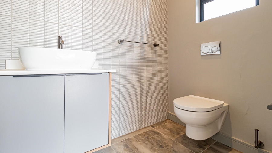 5 Bedroom Property for Sale in Helderfontein Estate Gauteng