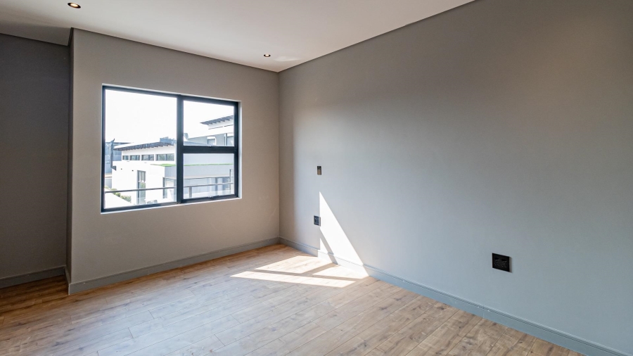 5 Bedroom Property for Sale in Helderfontein Estate Gauteng