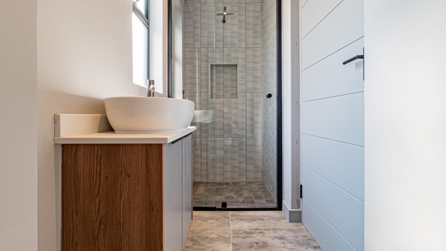 5 Bedroom Property for Sale in Helderfontein Estate Gauteng