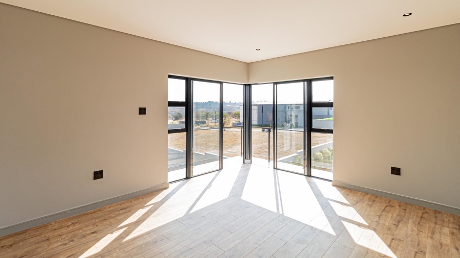 5 Bedroom Property for Sale in Helderfontein Estate Gauteng