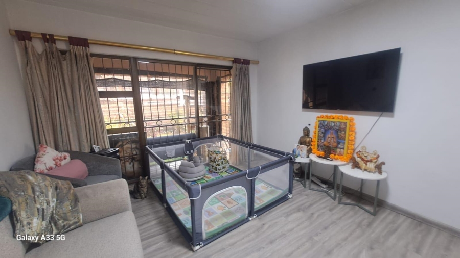 To Let 2 Bedroom Property for Rent in Buccleuch Gauteng