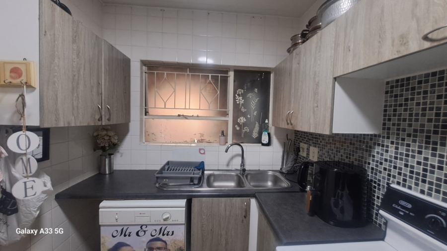 To Let 2 Bedroom Property for Rent in Buccleuch Gauteng