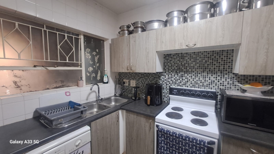 To Let 2 Bedroom Property for Rent in Buccleuch Gauteng
