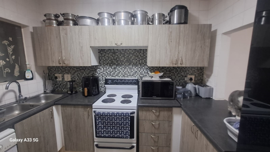 To Let 2 Bedroom Property for Rent in Buccleuch Gauteng