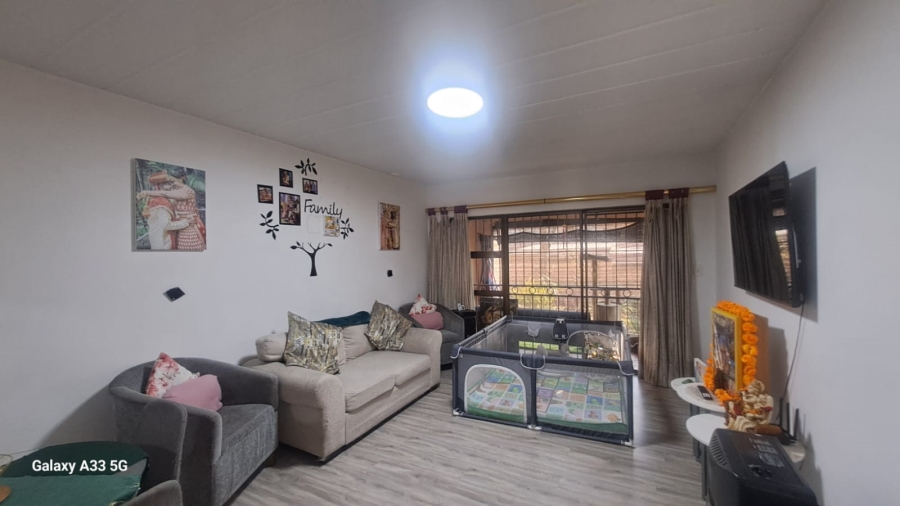 To Let 2 Bedroom Property for Rent in Buccleuch Gauteng