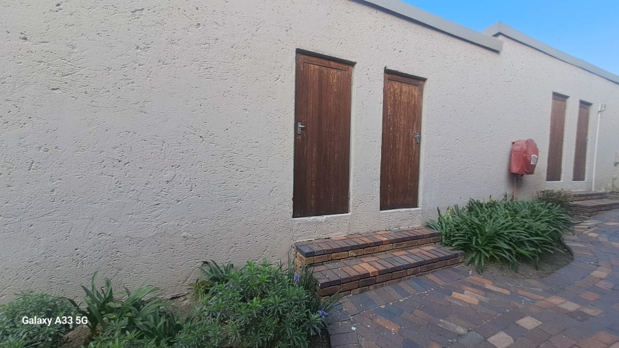 To Let 2 Bedroom Property for Rent in Buccleuch Gauteng