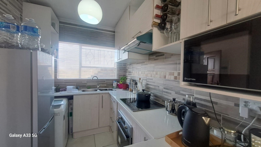 To Let 2 Bedroom Property for Rent in Buccleuch Gauteng