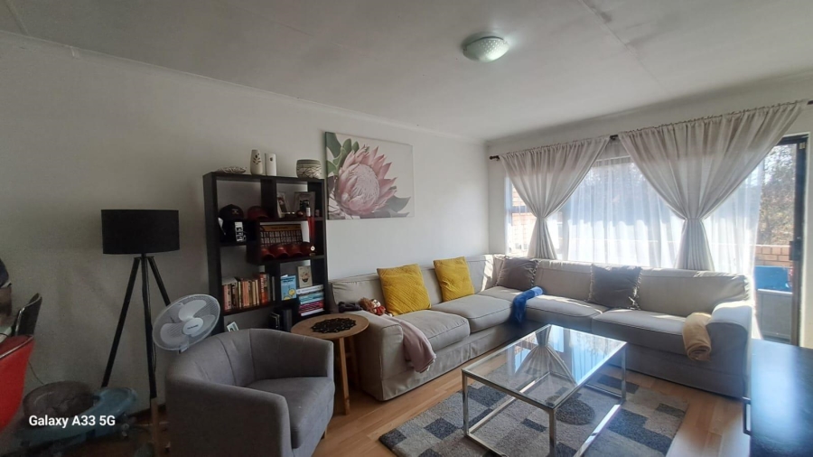 To Let 2 Bedroom Property for Rent in Buccleuch Gauteng