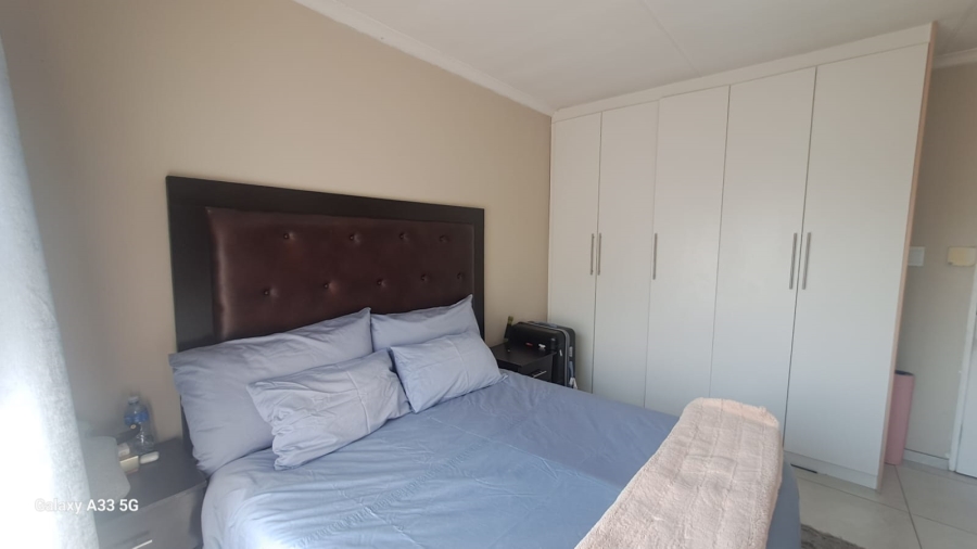 To Let 2 Bedroom Property for Rent in Buccleuch Gauteng
