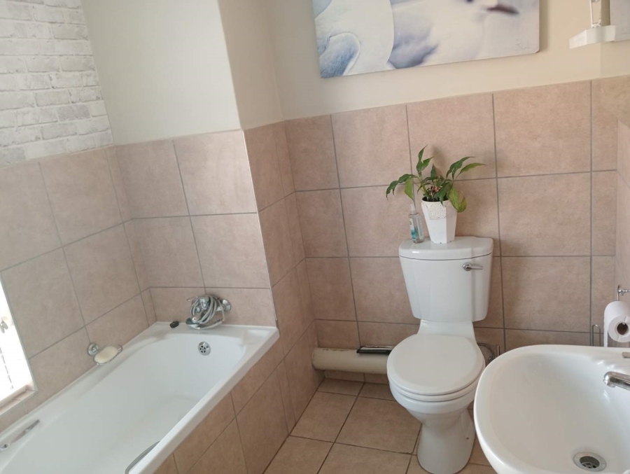 To Let 3 Bedroom Property for Rent in Hazeldean Gauteng