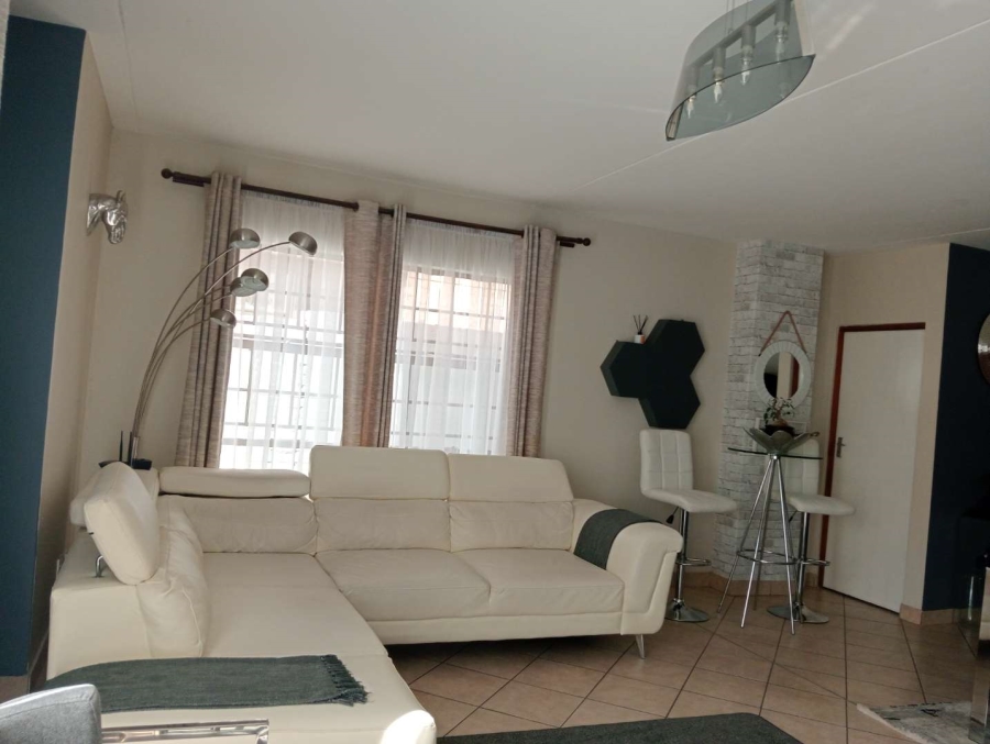 To Let 3 Bedroom Property for Rent in Hazeldean Gauteng