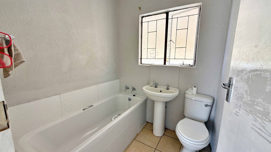 2 Bedroom Property for Sale in Soshanguve V Gauteng
