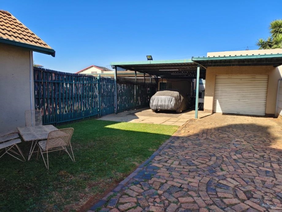 3 Bedroom Property for Sale in Edleen Gauteng