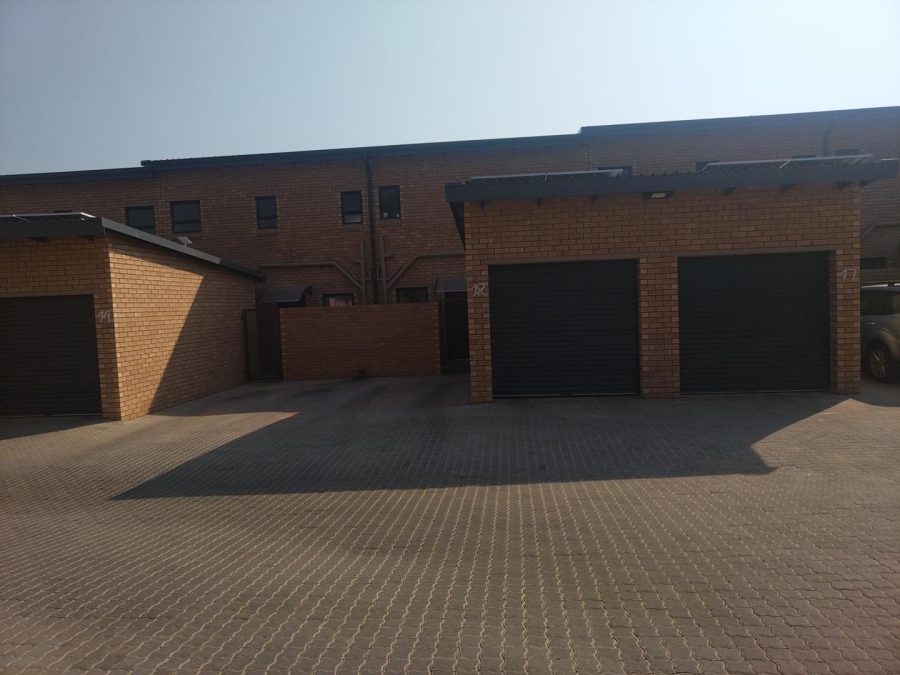 3 Bedroom Property for Sale in Glen Marais Gauteng