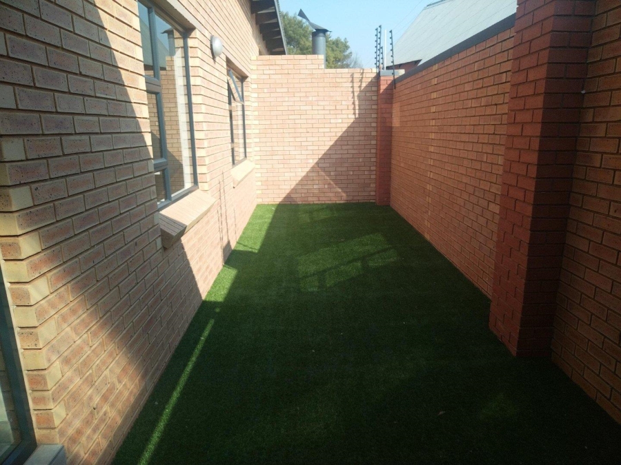 3 Bedroom Property for Sale in Glen Marais Gauteng