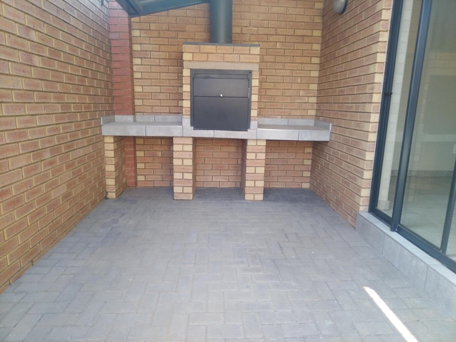 3 Bedroom Property for Sale in Glen Marais Gauteng