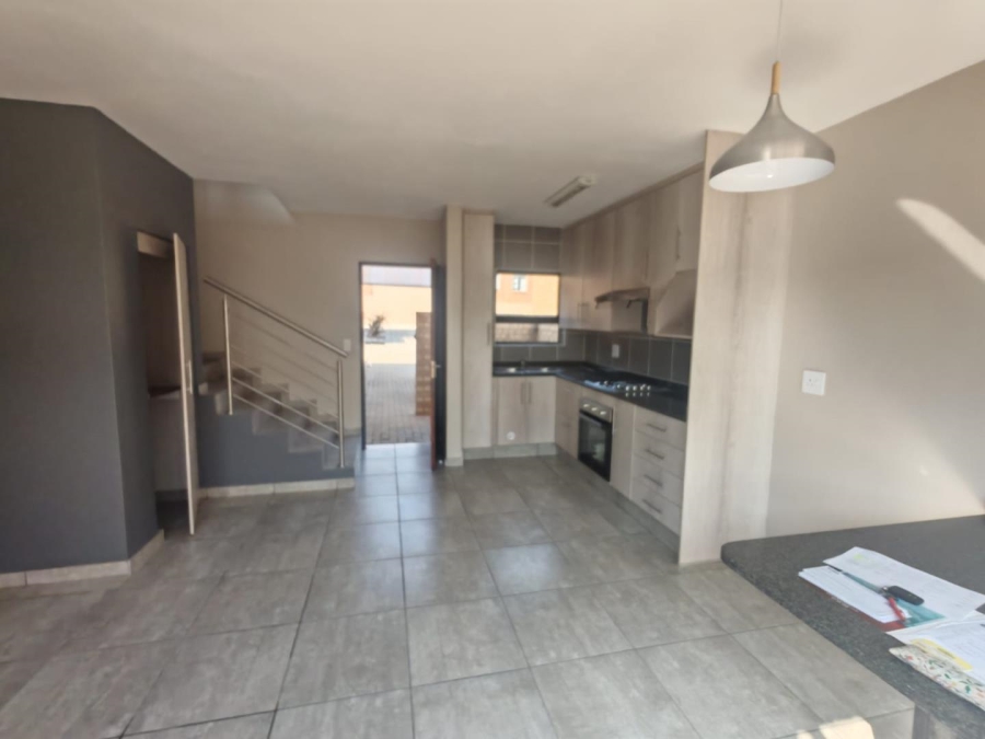 2 Bedroom Property for Sale in Glen Marais Gauteng